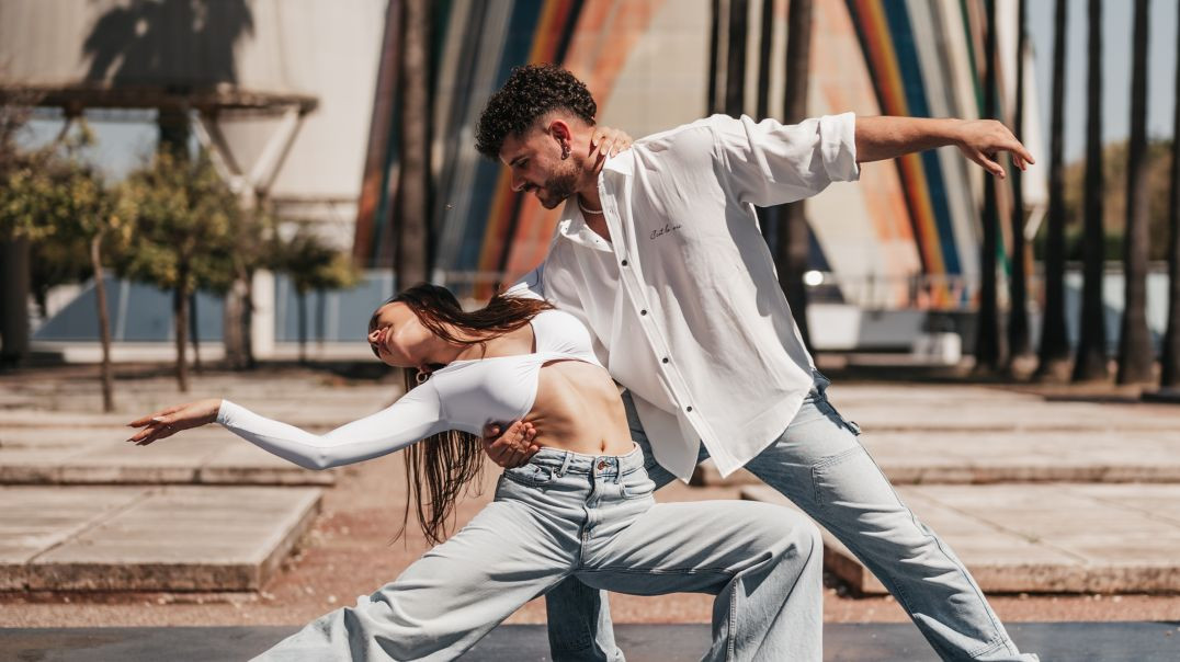 Prince Royce X Luis y Andrea - All out of love 🤍