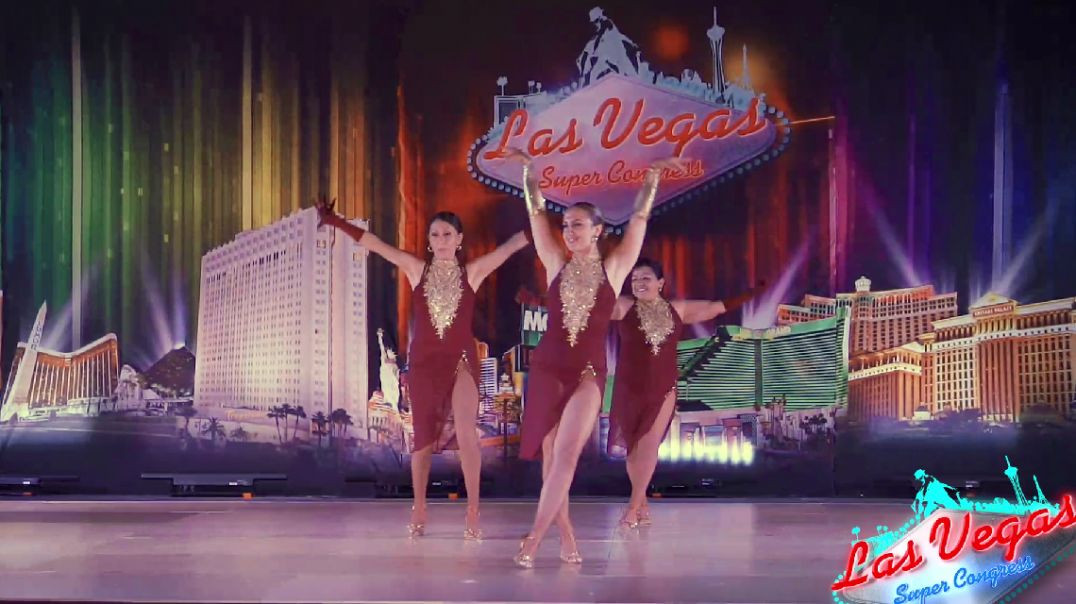 ⁣Alma of Divinas Dance Company Friday Show
