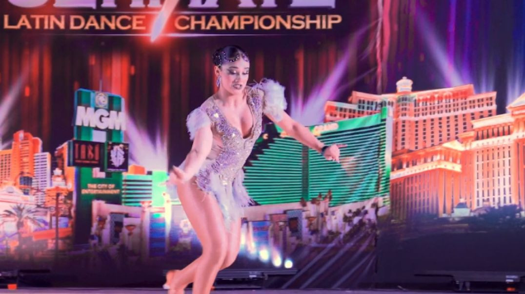 Maria Jose Castaño Arias - Open Ladies Salsa Solo Showcase Final